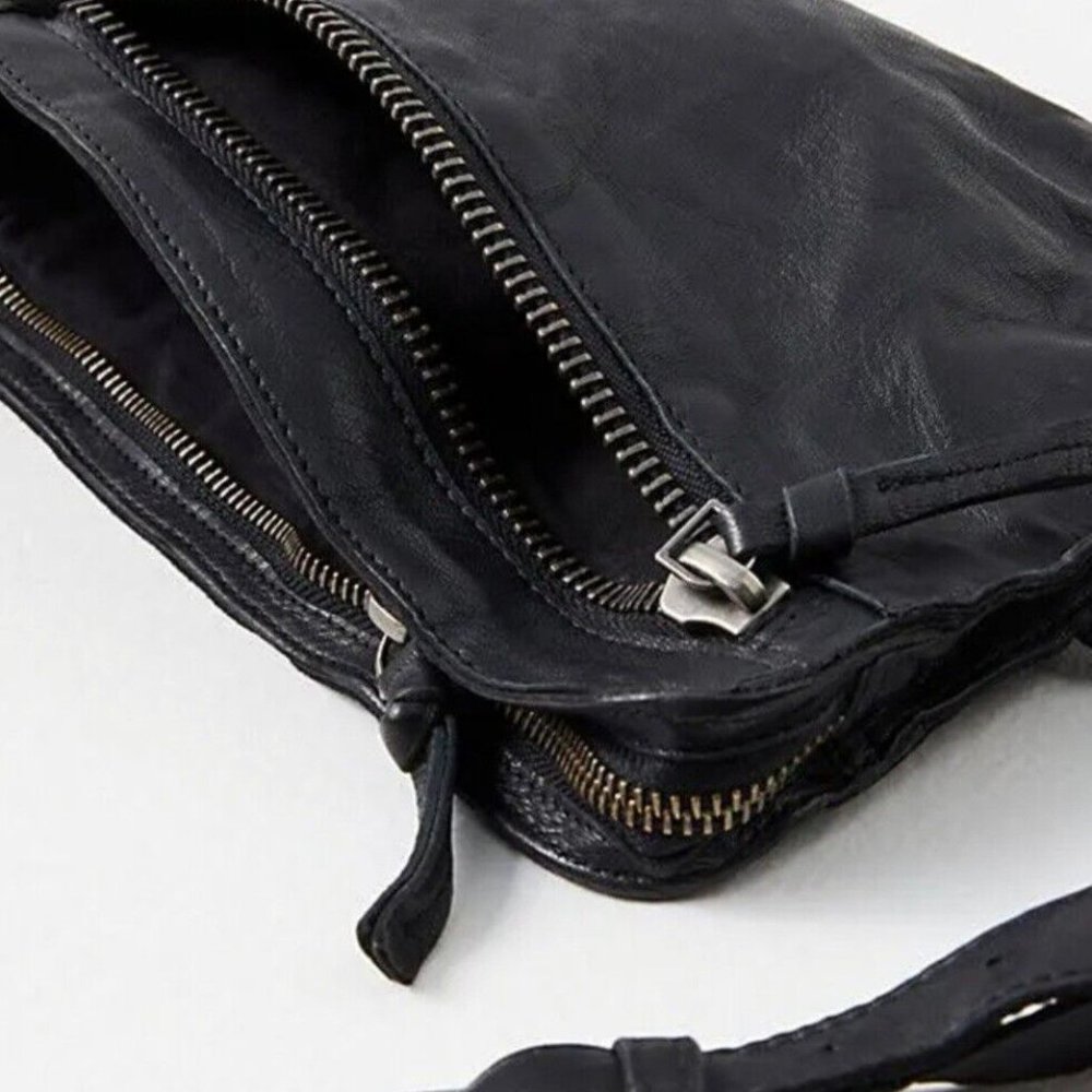 SOLD Free People Women's Jagger Slim Leather Sling Bag Black NWT $78 - Picture 5 of 15